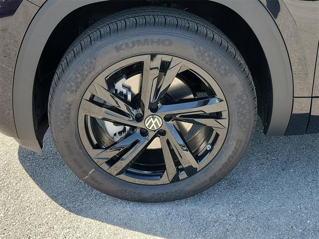 new 2025 Volkswagen Atlas Cross Sport car, priced at $44,775