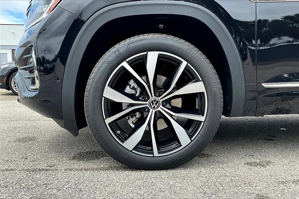 new 2026 Volkswagen Atlas car, priced at $58,111