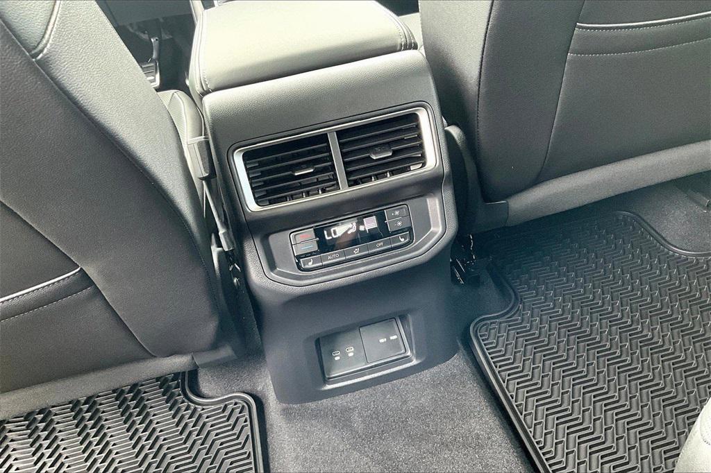 new 2026 Volkswagen Atlas car, priced at $58,111