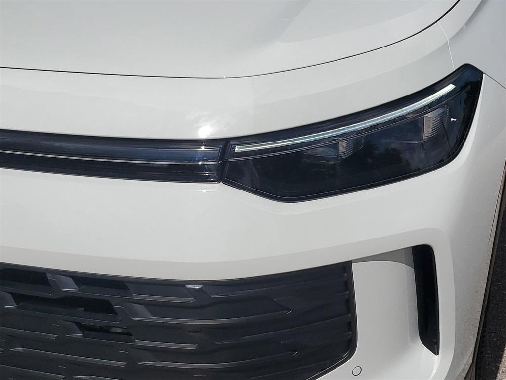 new 2025 Volkswagen Tiguan car, priced at $29,741