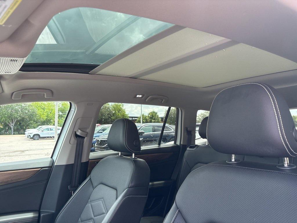 used 2025 Volkswagen Atlas car, priced at $36,250
