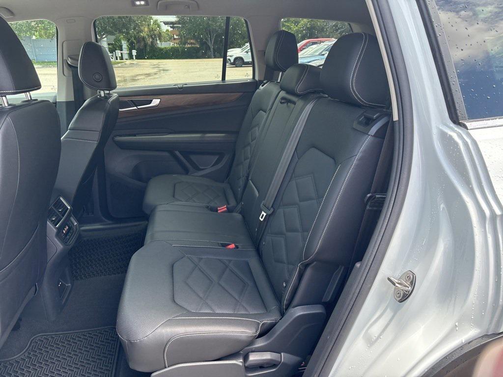 used 2025 Volkswagen Atlas car, priced at $36,250