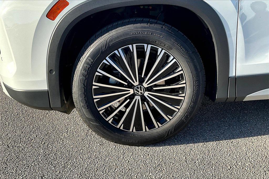 new 2025 Volkswagen Tiguan car, priced at $27,870