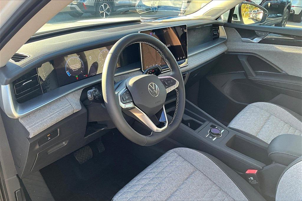 new 2025 Volkswagen Tiguan car, priced at $27,870