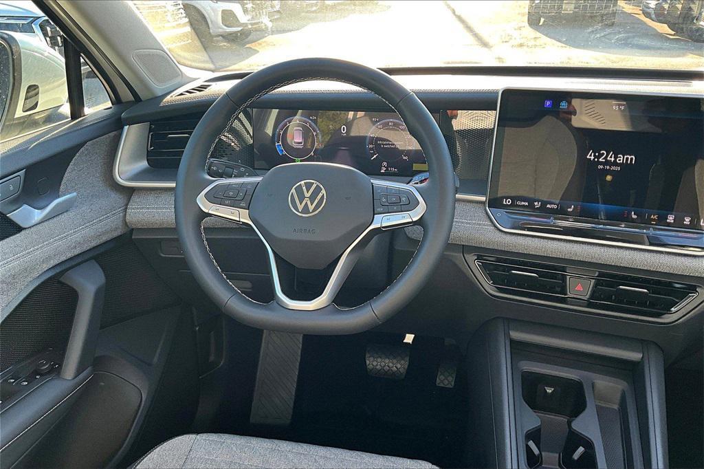 new 2025 Volkswagen Tiguan car, priced at $27,870