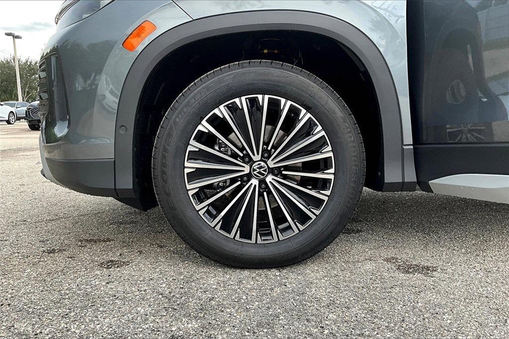 new 2025 Volkswagen Tiguan car, priced at $28,140
