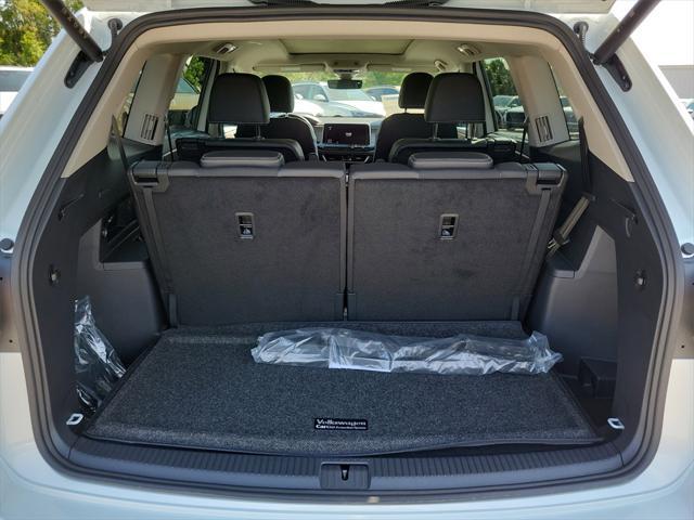 new 2025 Volkswagen Atlas car, priced at $48,356