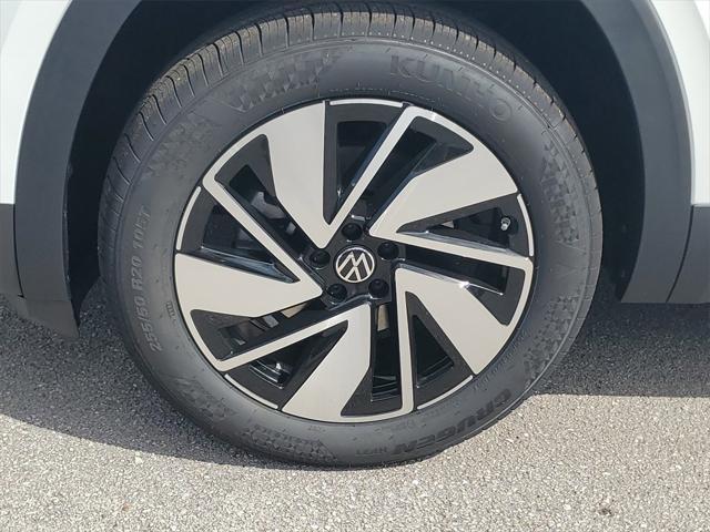 new 2025 Volkswagen Atlas car, priced at $44,229