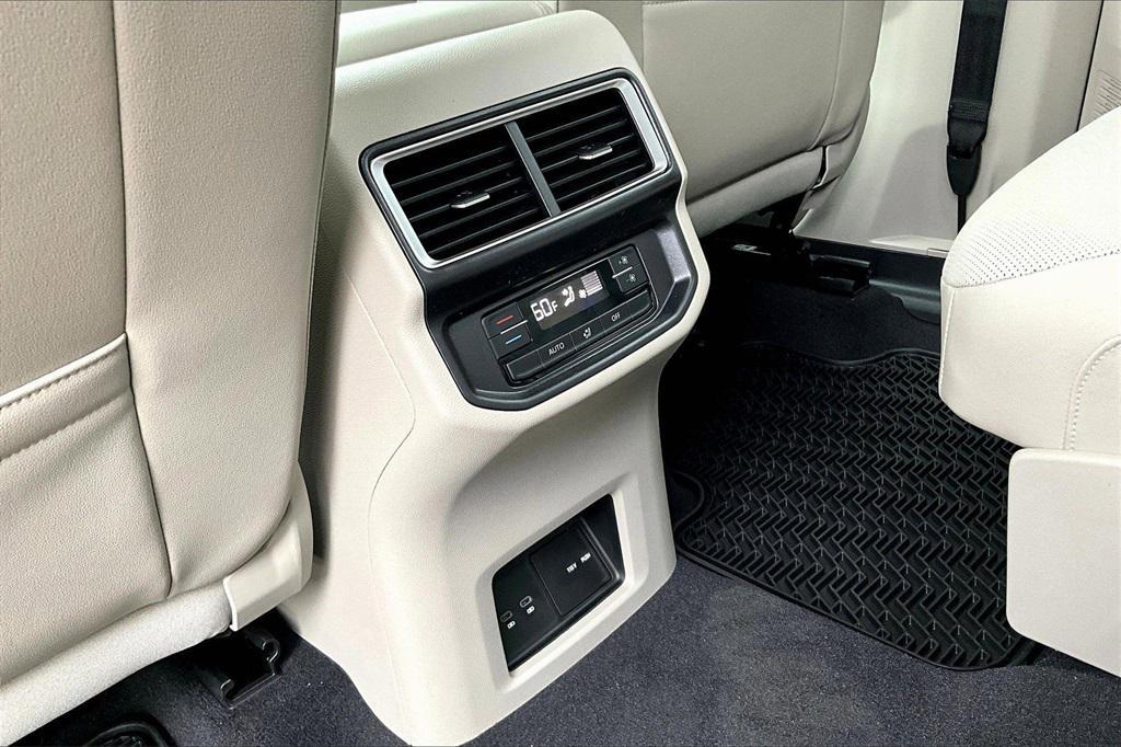 new 2026 Volkswagen Atlas car, priced at $47,076
