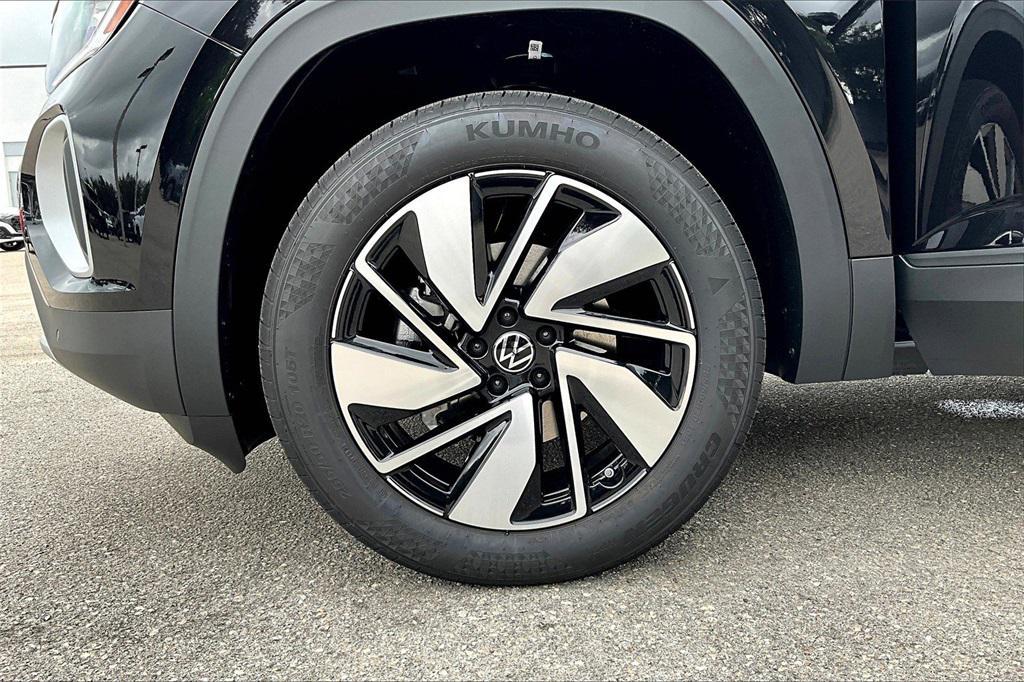 new 2026 Volkswagen Atlas car, priced at $47,076