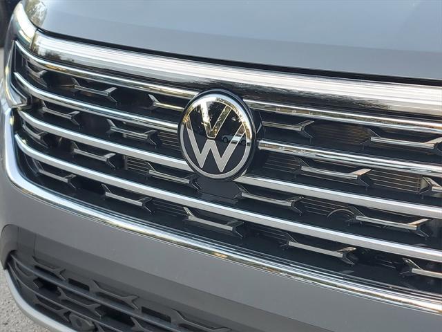 new 2025 Volkswagen Atlas car, priced at $47,585