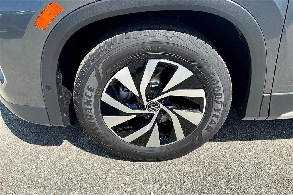 new 2025 Volkswagen Tiguan car, priced at $27,867