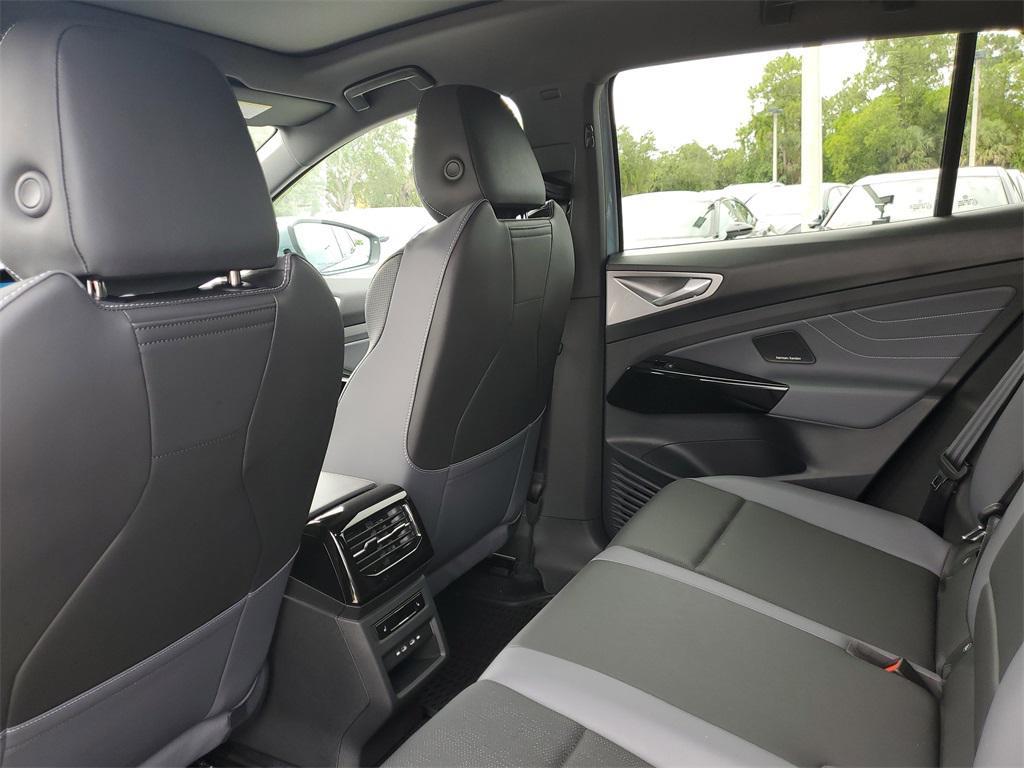new 2025 Volkswagen ID.4 car, priced at $52,853