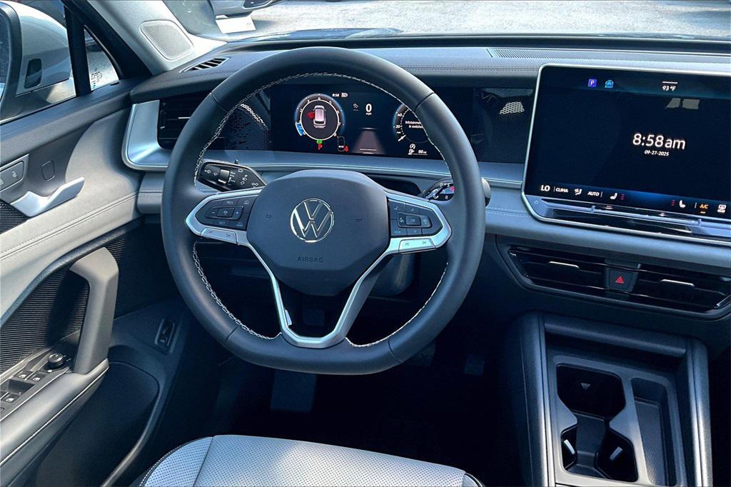 new 2025 Volkswagen Tiguan car, priced at $35,160