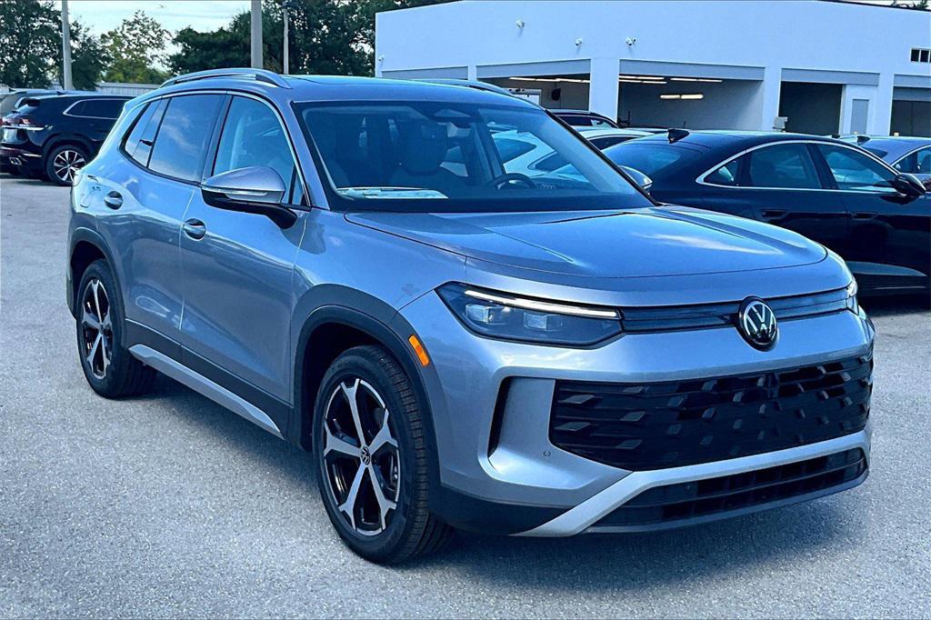 new 2025 Volkswagen Tiguan car, priced at $35,160