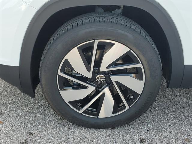 new 2025 Volkswagen Atlas car, priced at $42,197
