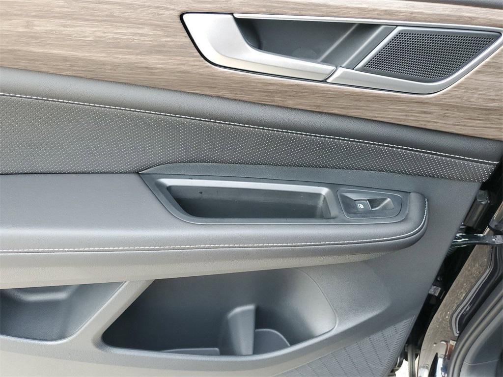 new 2025 Volkswagen Atlas car, priced at $43,173