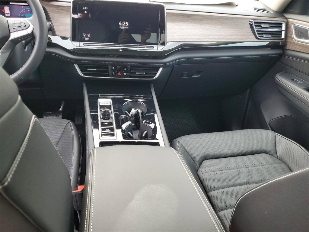 new 2025 Volkswagen Atlas car, priced at $43,173