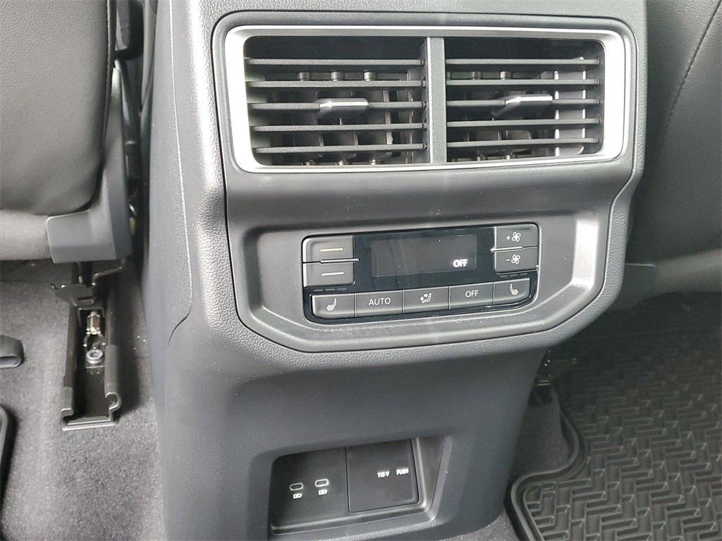 new 2025 Volkswagen Atlas car, priced at $43,173