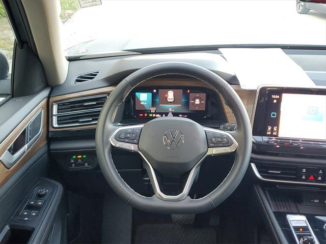 used 2025 Volkswagen Atlas car, priced at $38,250