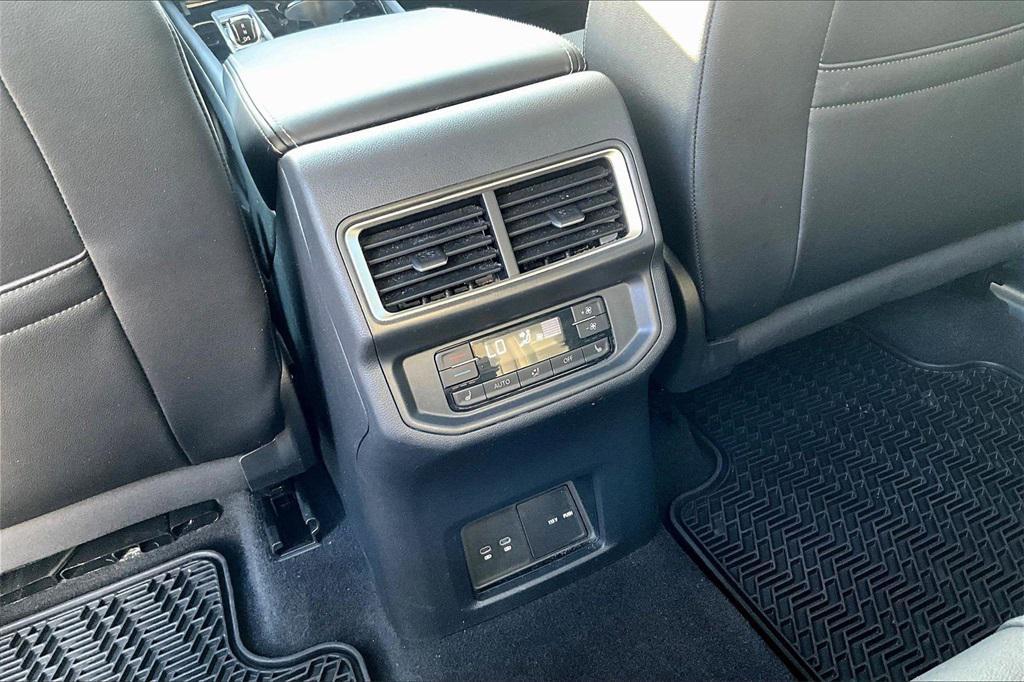 used 2024 Volkswagen Atlas car, priced at $34,250
