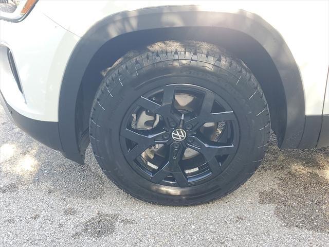 used 2025 Volkswagen Atlas car, priced at $44,650