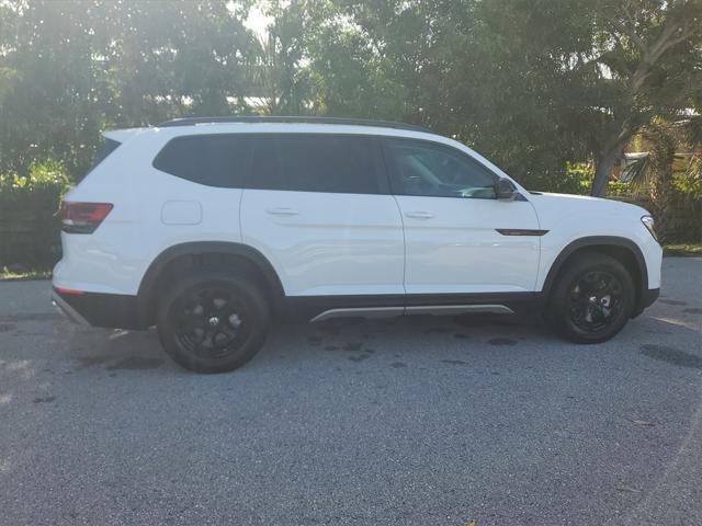 used 2025 Volkswagen Atlas car, priced at $44,650