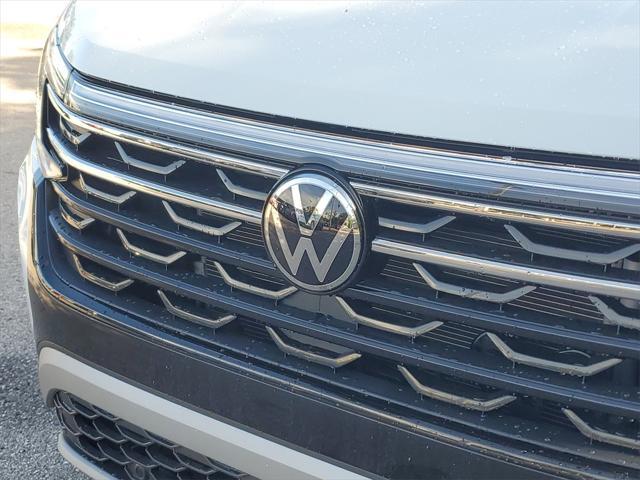 used 2025 Volkswagen Atlas car, priced at $44,650
