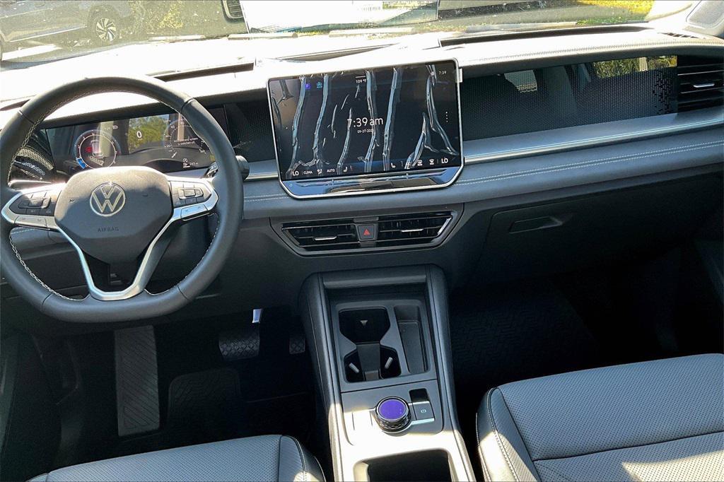 new 2025 Volkswagen Tiguan car, priced at $33,904