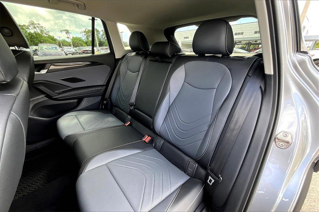 new 2025 Volkswagen Tiguan car, priced at $32,777