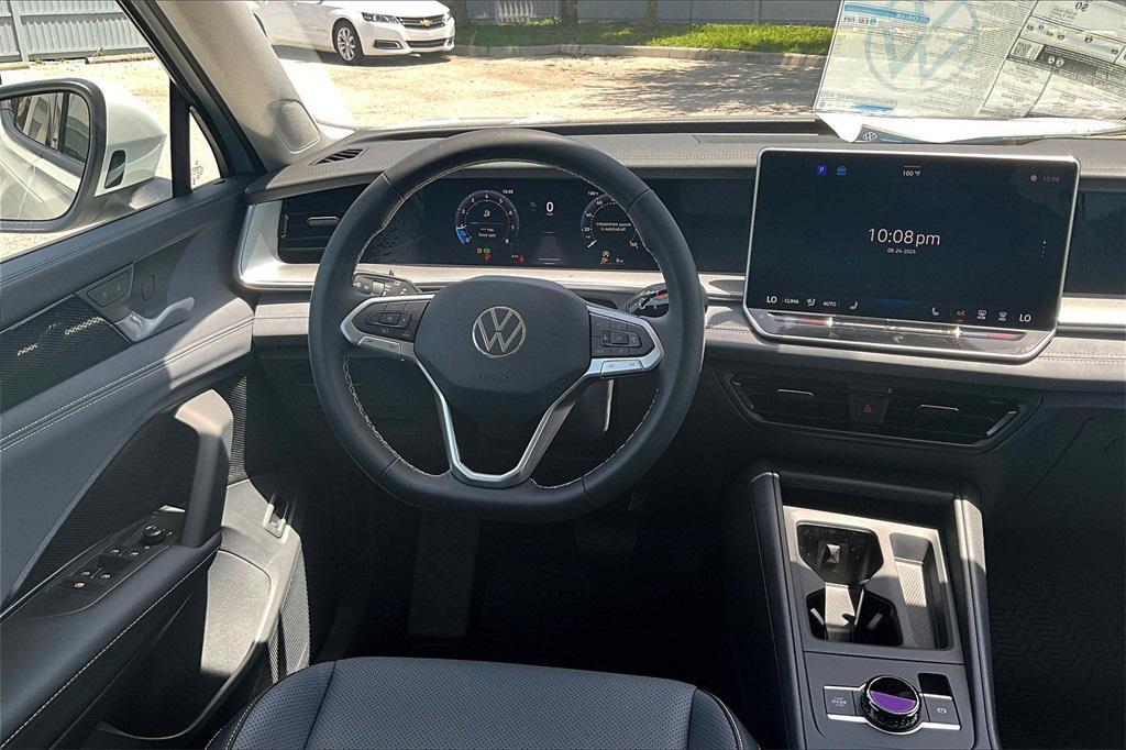 new 2025 Volkswagen Tiguan car, priced at $32,787