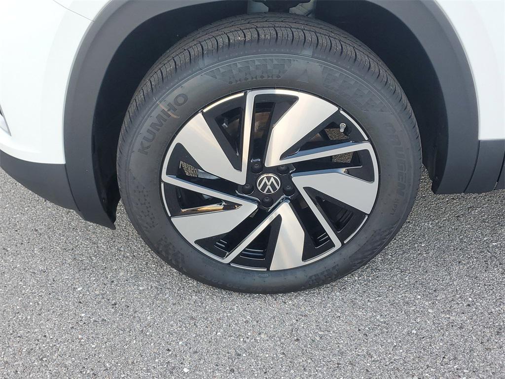 new 2025 Volkswagen Atlas car, priced at $40,949