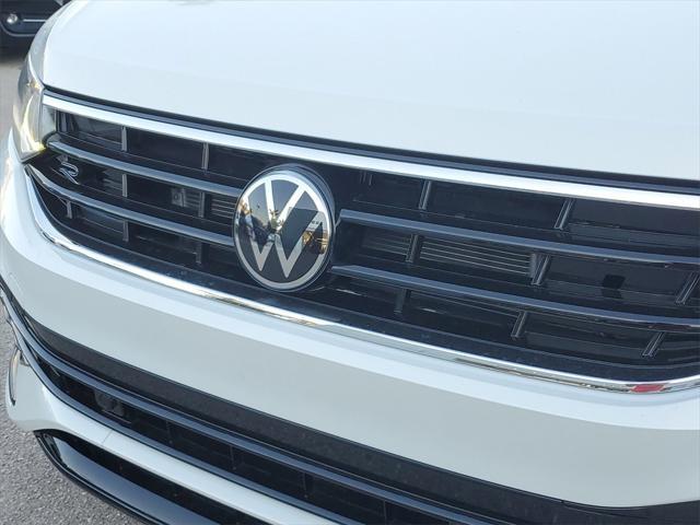 new 2024 Volkswagen Tiguan car, priced at $33,018