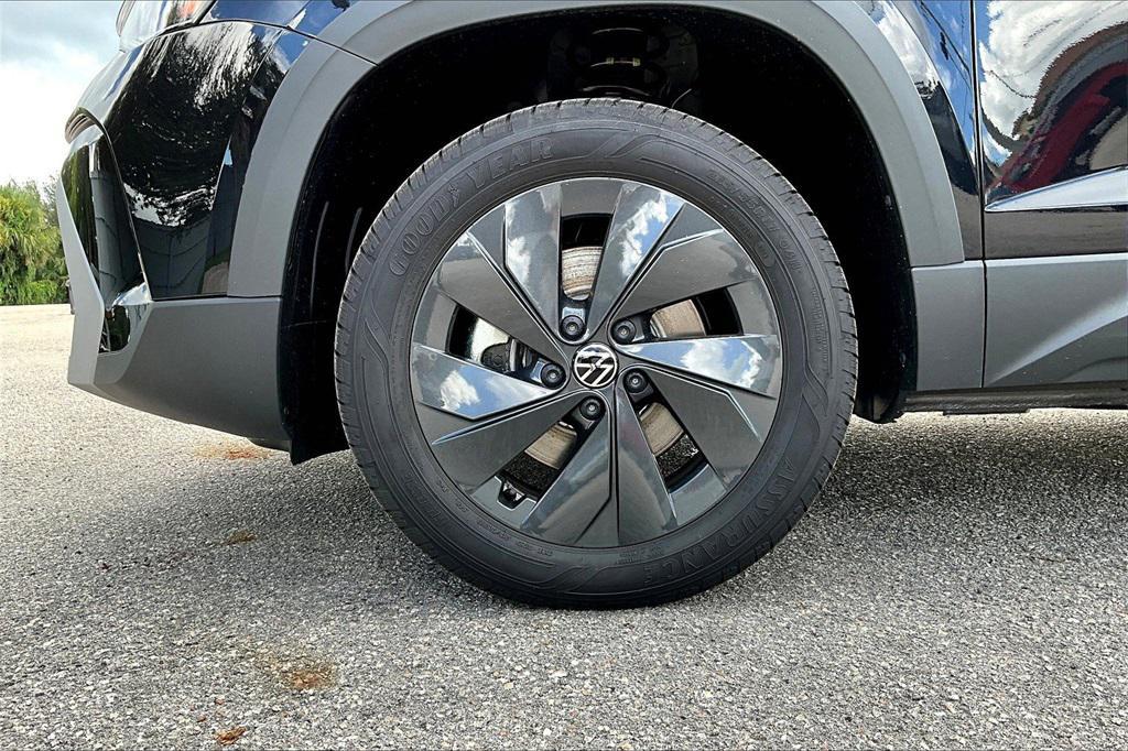 new 2025 Volkswagen Taos car, priced at $26,478