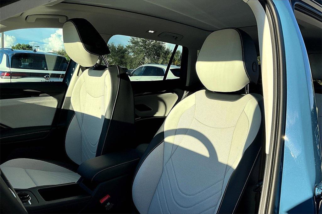 new 2025 Volkswagen Tiguan car, priced at $35,597