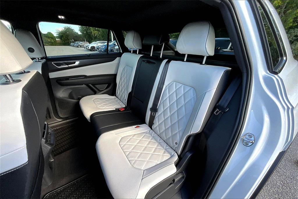 new 2026 Volkswagen Atlas Cross Sport car, priced at $51,474