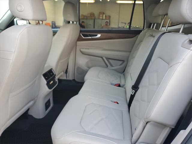 new 2025 Volkswagen Atlas car, priced at $42,197