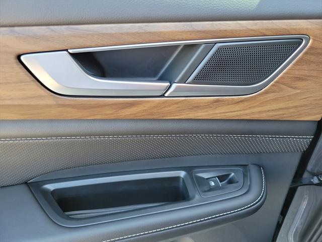 new 2025 Volkswagen Atlas car, priced at $37,229