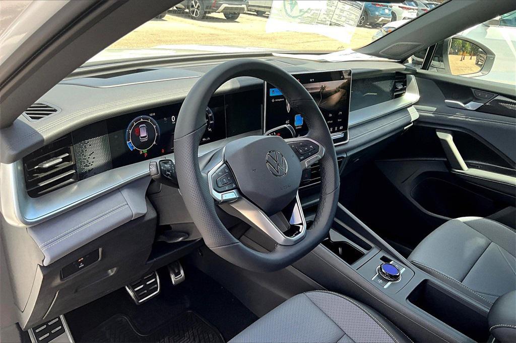 new 2025 Volkswagen Tiguan car, priced at $37,820