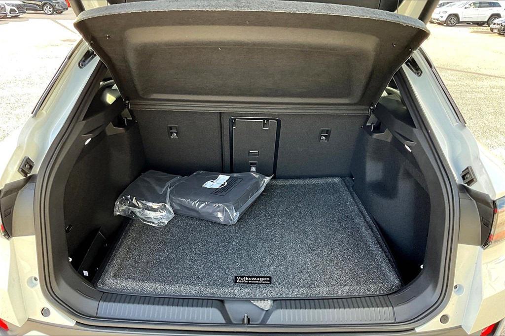 new 2025 Volkswagen ID.4 car, priced at $46,700