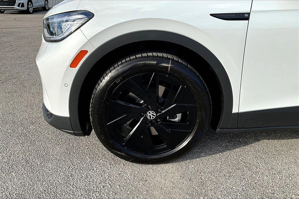 new 2025 Volkswagen ID.4 car, priced at $46,700