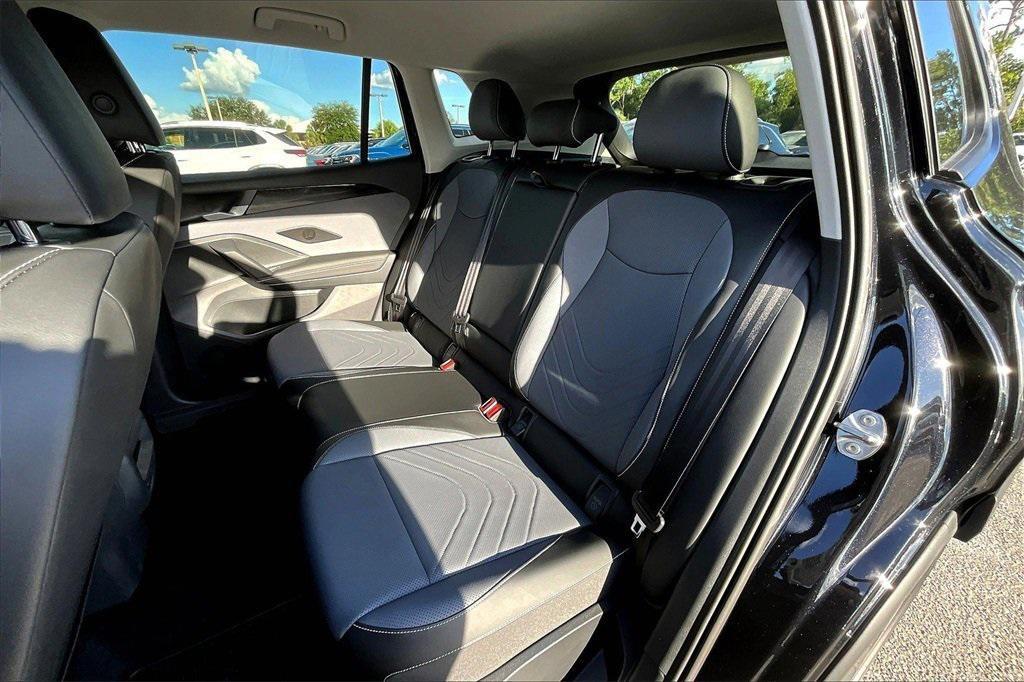 used 2025 Volkswagen Tiguan car, priced at $32,799