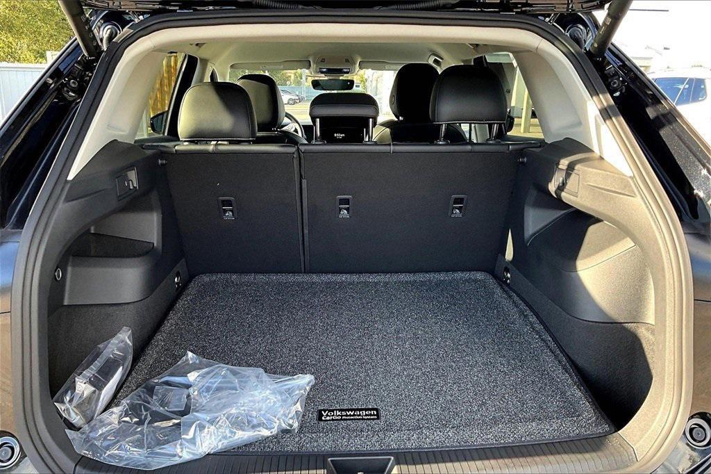 used 2025 Volkswagen Tiguan car, priced at $32,799