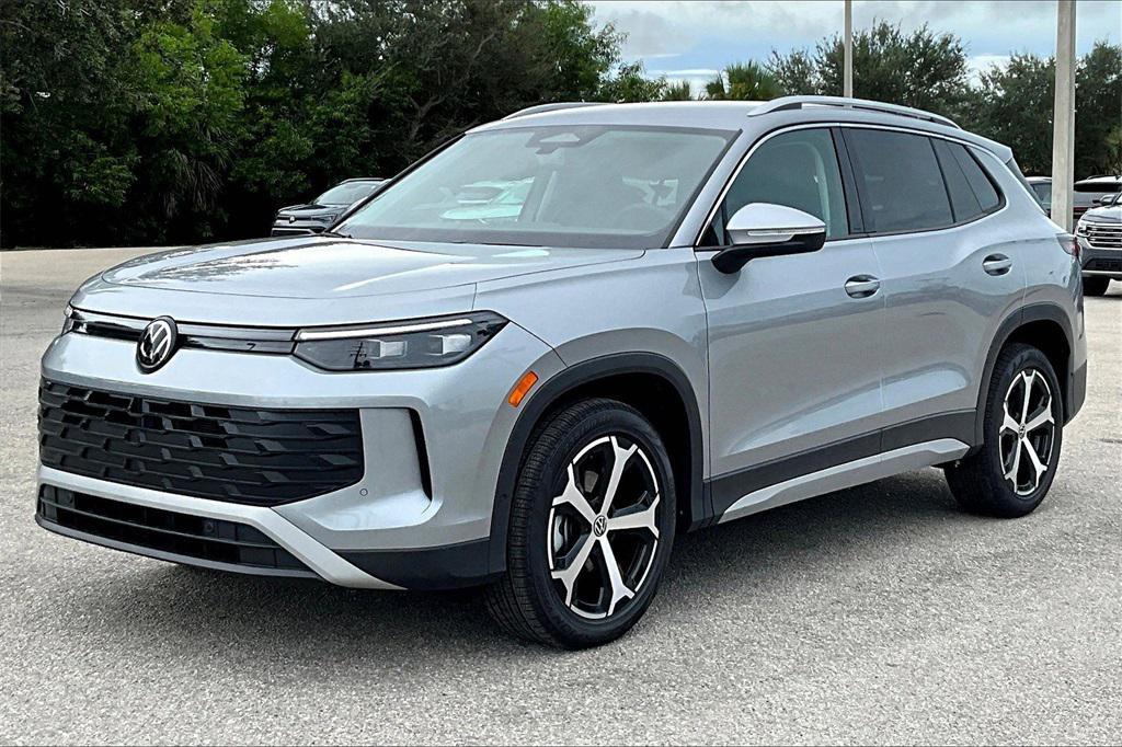 new 2025 Volkswagen Tiguan car, priced at $32,777