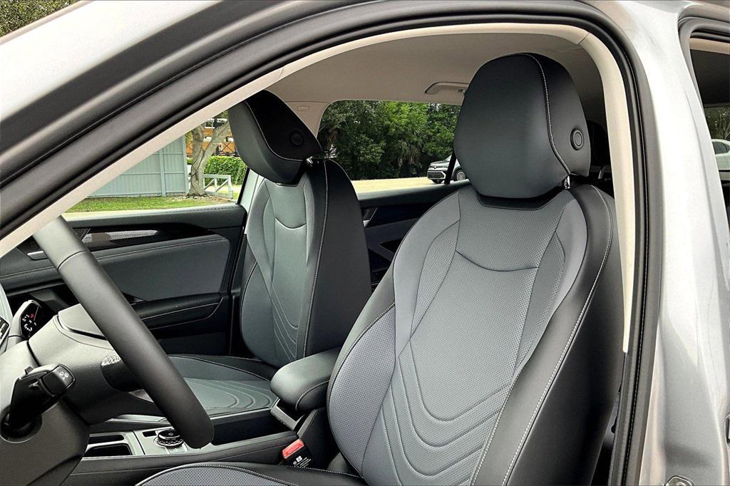 new 2025 Volkswagen Tiguan car, priced at $32,777