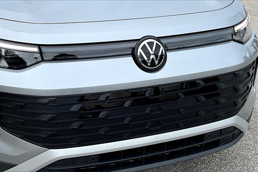 new 2025 Volkswagen Tiguan car, priced at $32,777