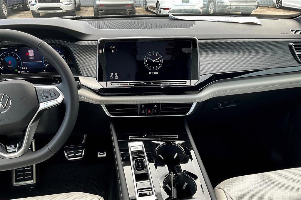new 2026 Volkswagen Atlas Cross Sport car, priced at $54,065