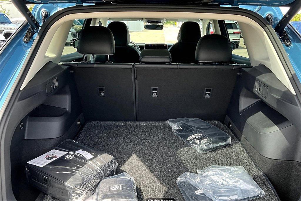new 2025 Volkswagen Tiguan car, priced at $35,792