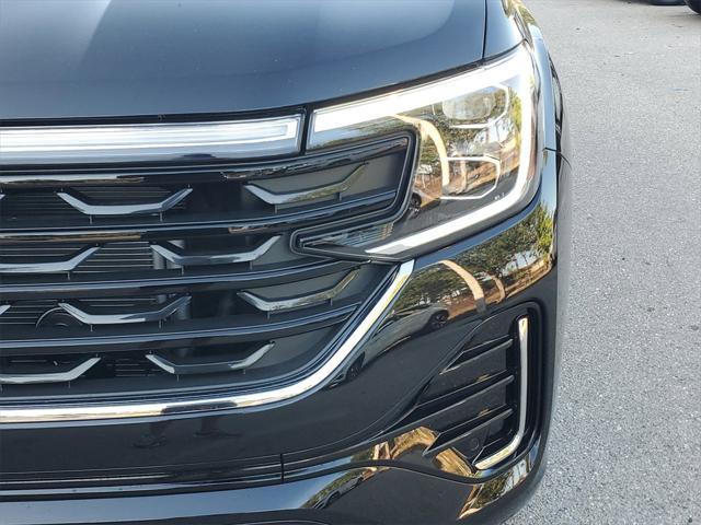 new 2025 Volkswagen Atlas car, priced at $52,738