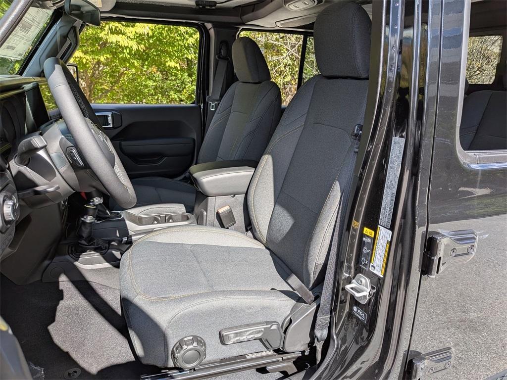 new 2025 Jeep Gladiator car, priced at $51,565